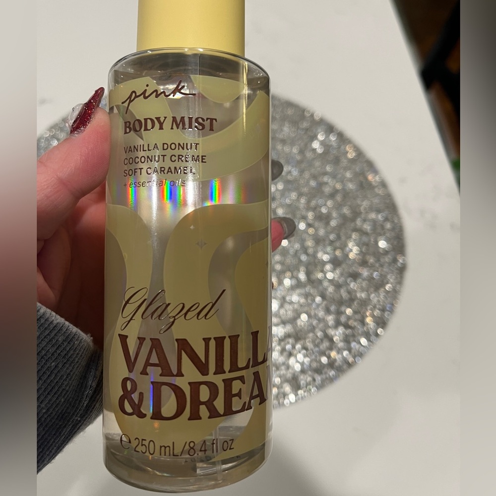 New! VS PINK! - Picture 5 of 10